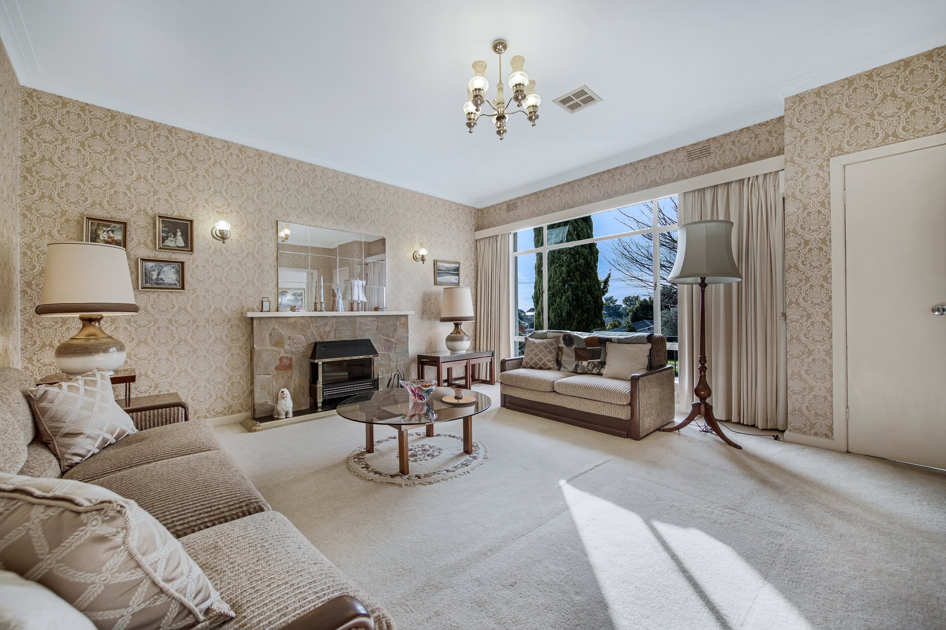 34 Lynden Grove, Mount Waverley image 3