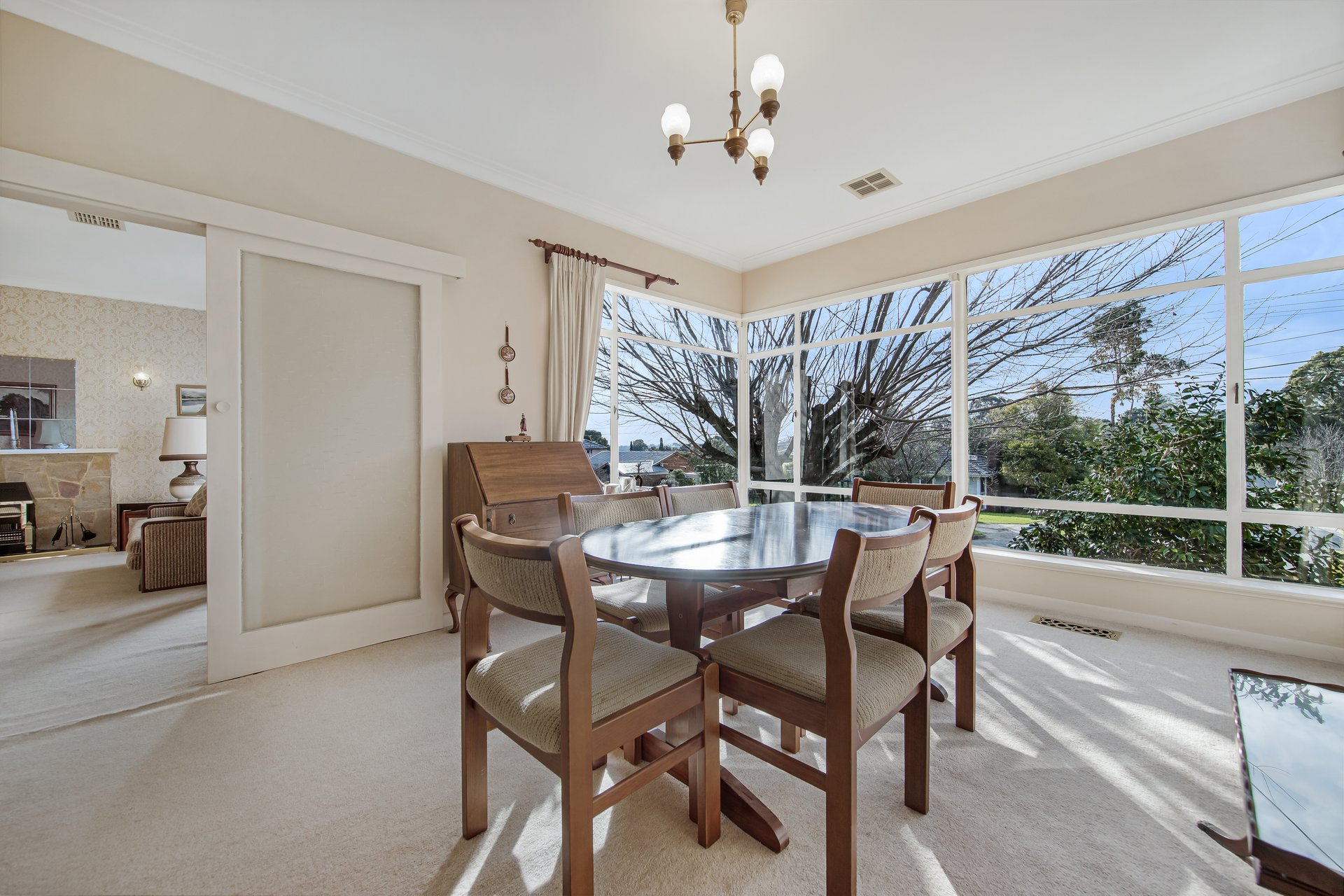 34 Lynden Grove, Mount Waverley image 4