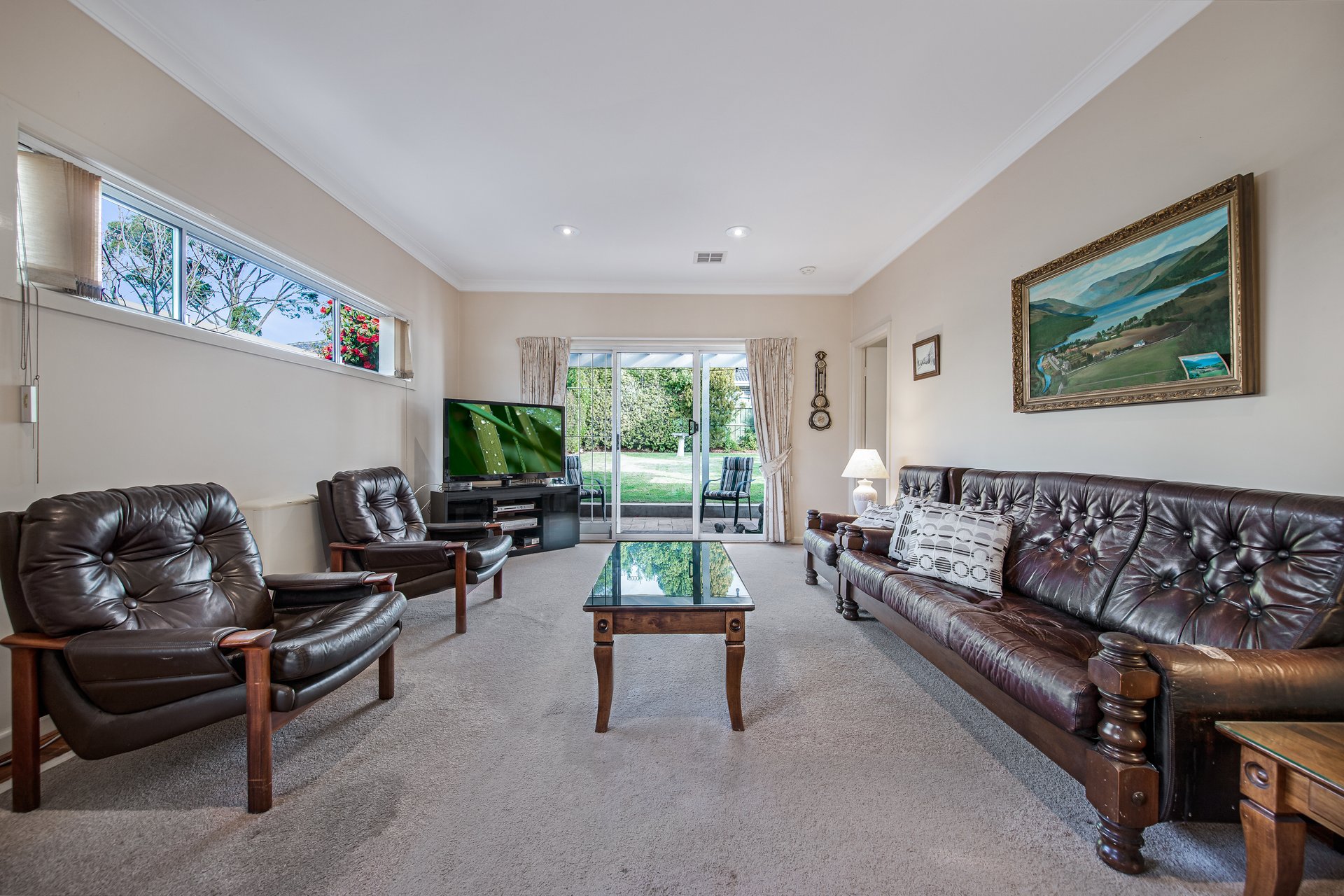 34 Lynden Grove, Mount Waverley image 6