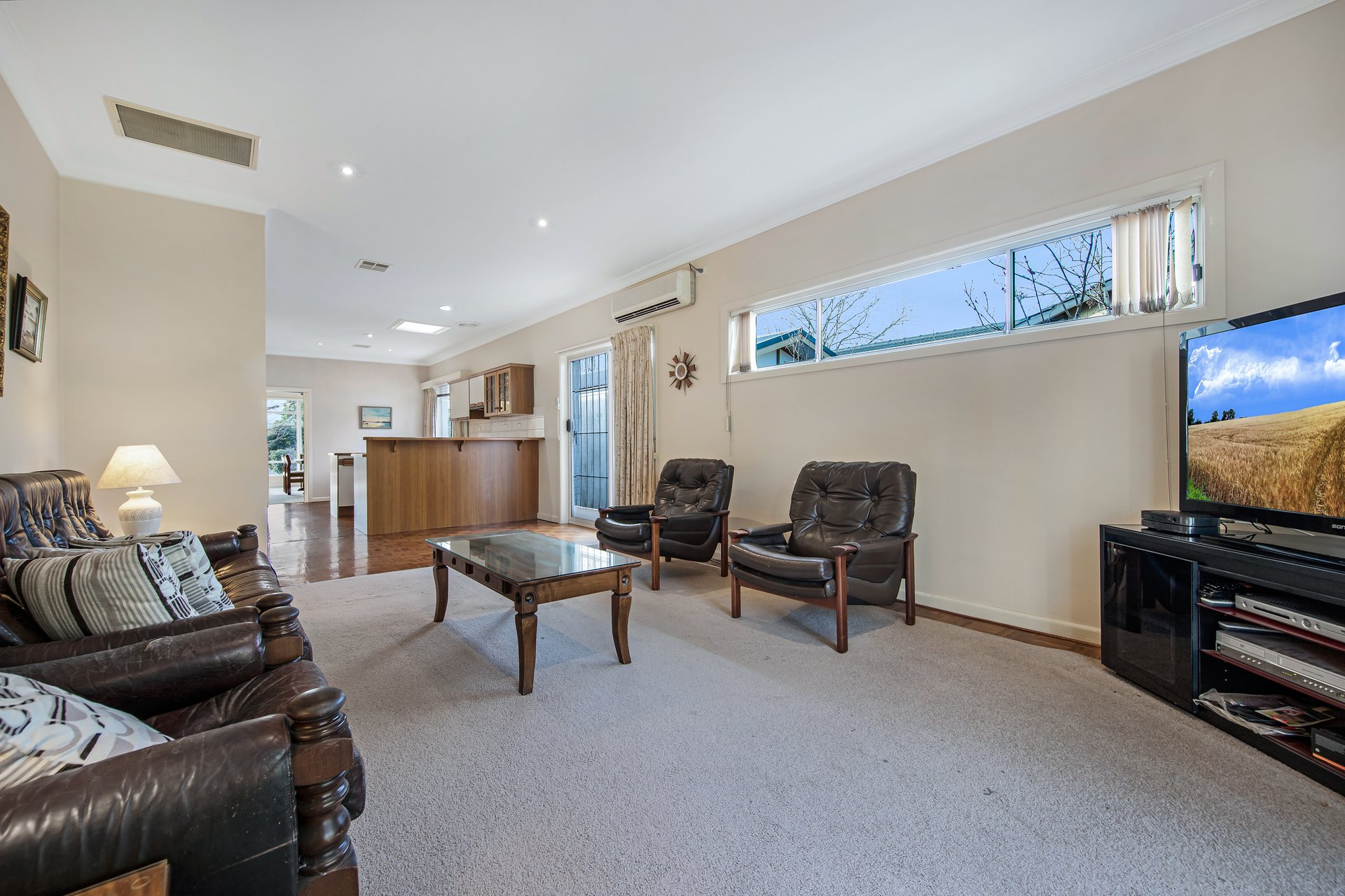 34 Lynden Grove, Mount Waverley image 7