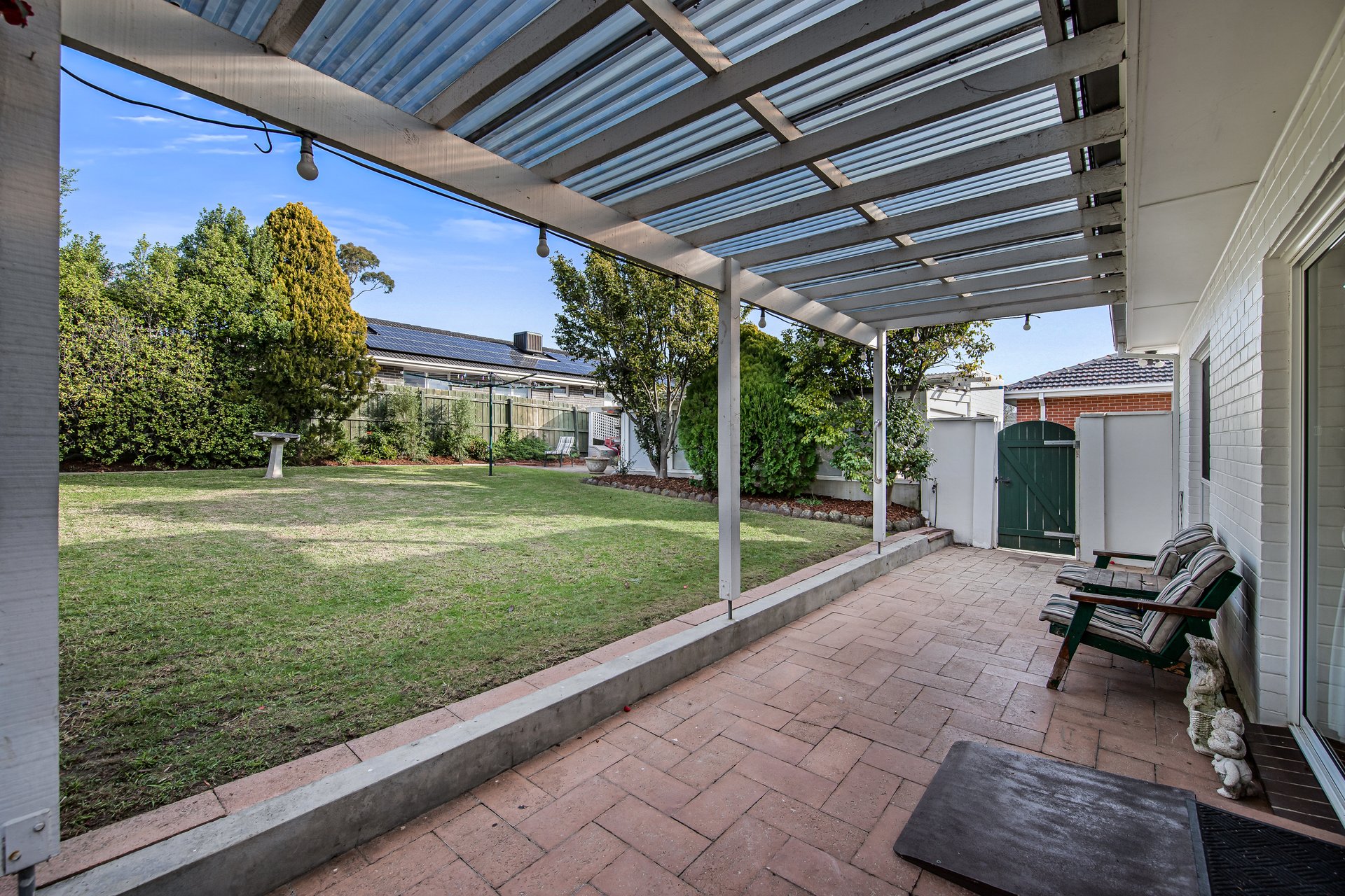34 Lynden Grove, Mount Waverley image 11