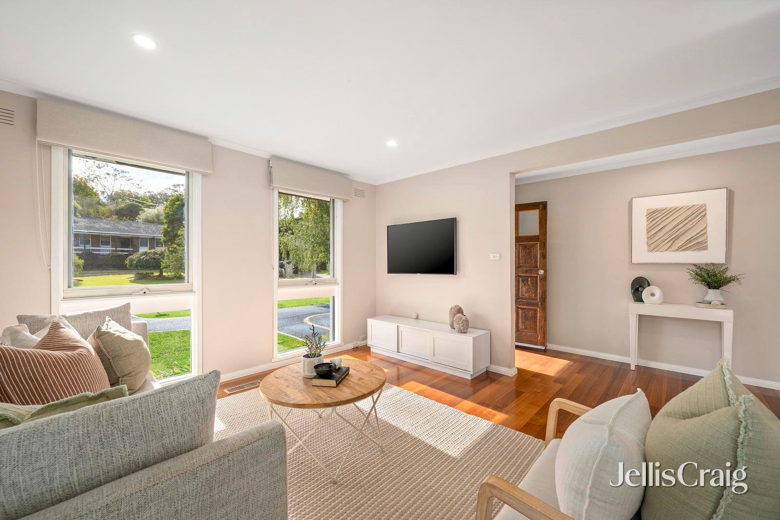 34 McDermott Avenue, Mooroolbark image 3