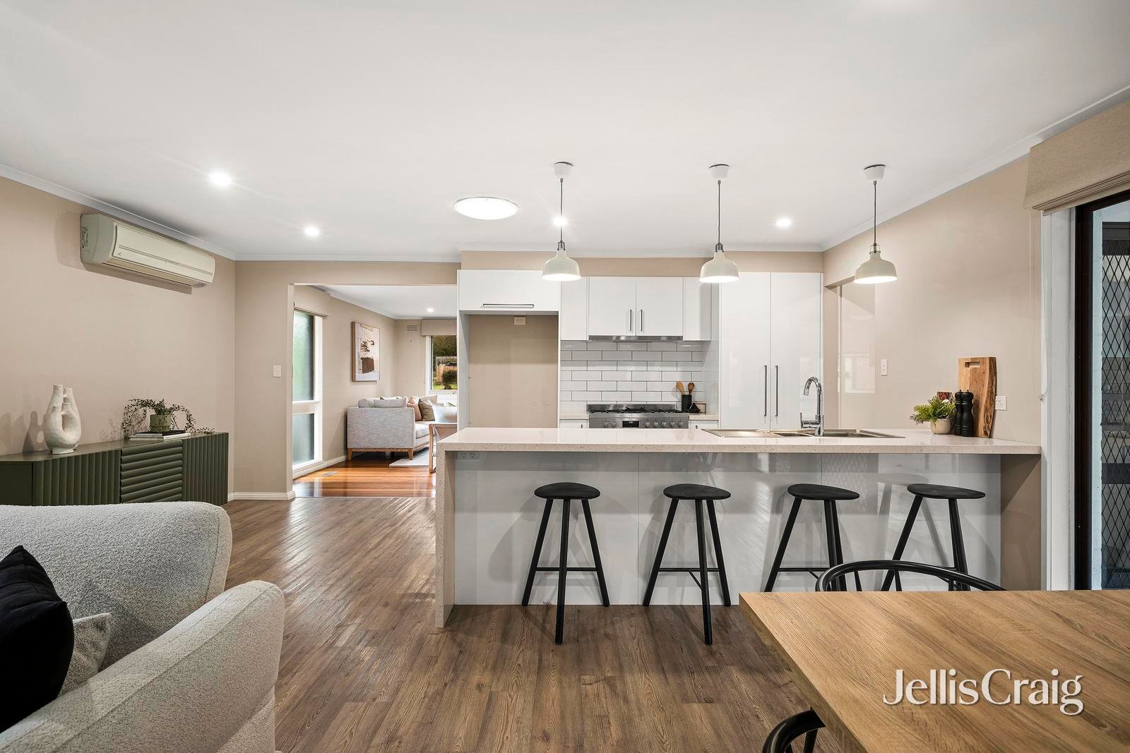 34 McDermott Avenue, Mooroolbark image 6