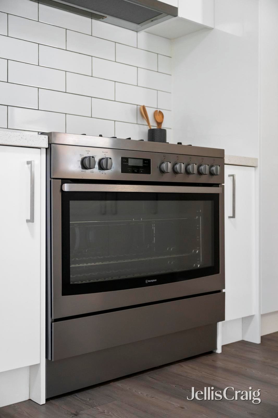 34 McDermott Avenue, Mooroolbark image 8