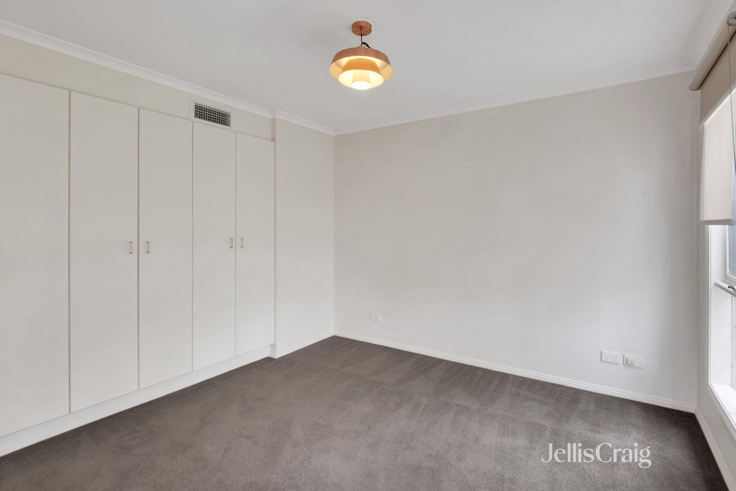 34 McGuire Crescent, Williamstown image 8