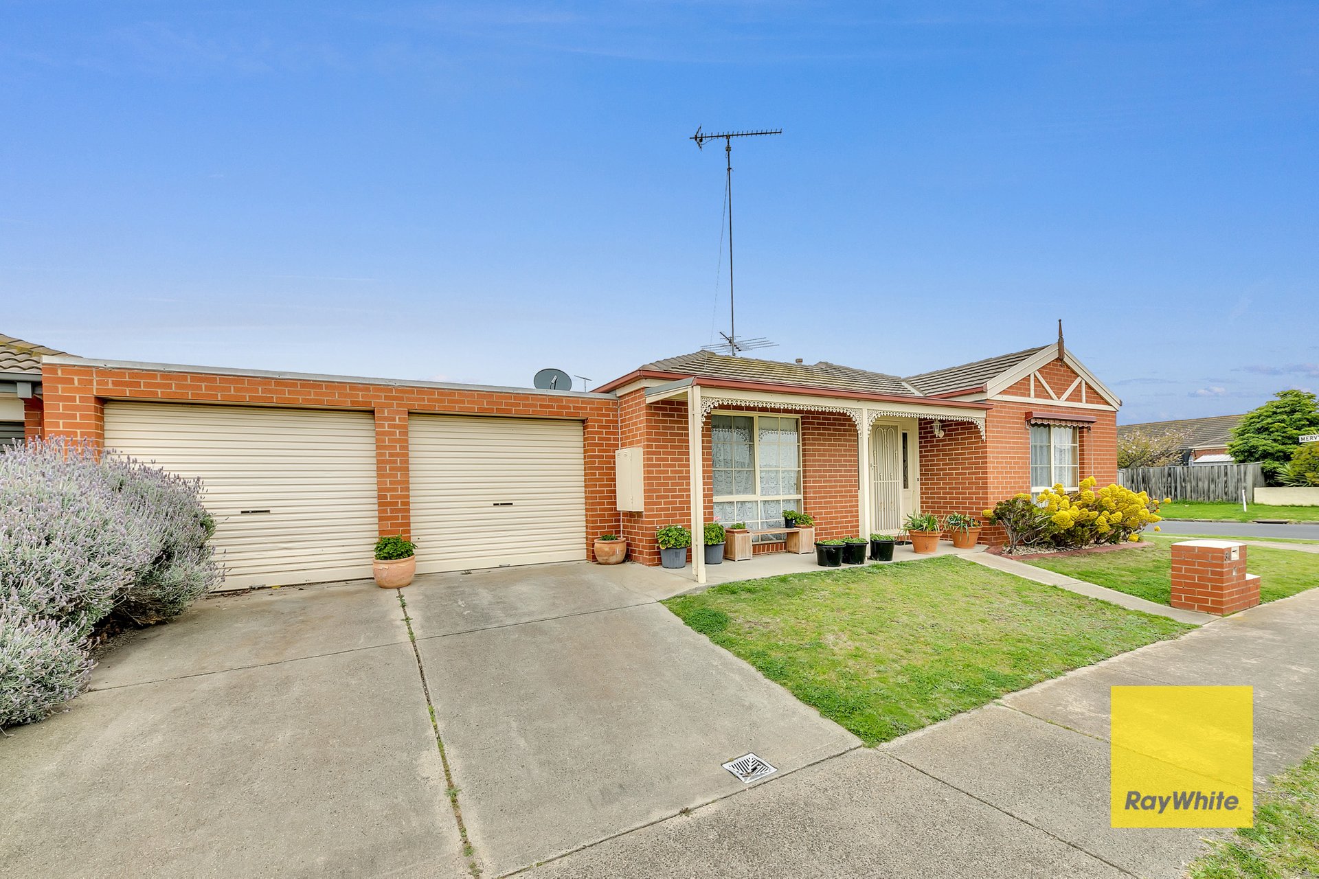 34 Meadenhall Drive, St Albans Park image 1