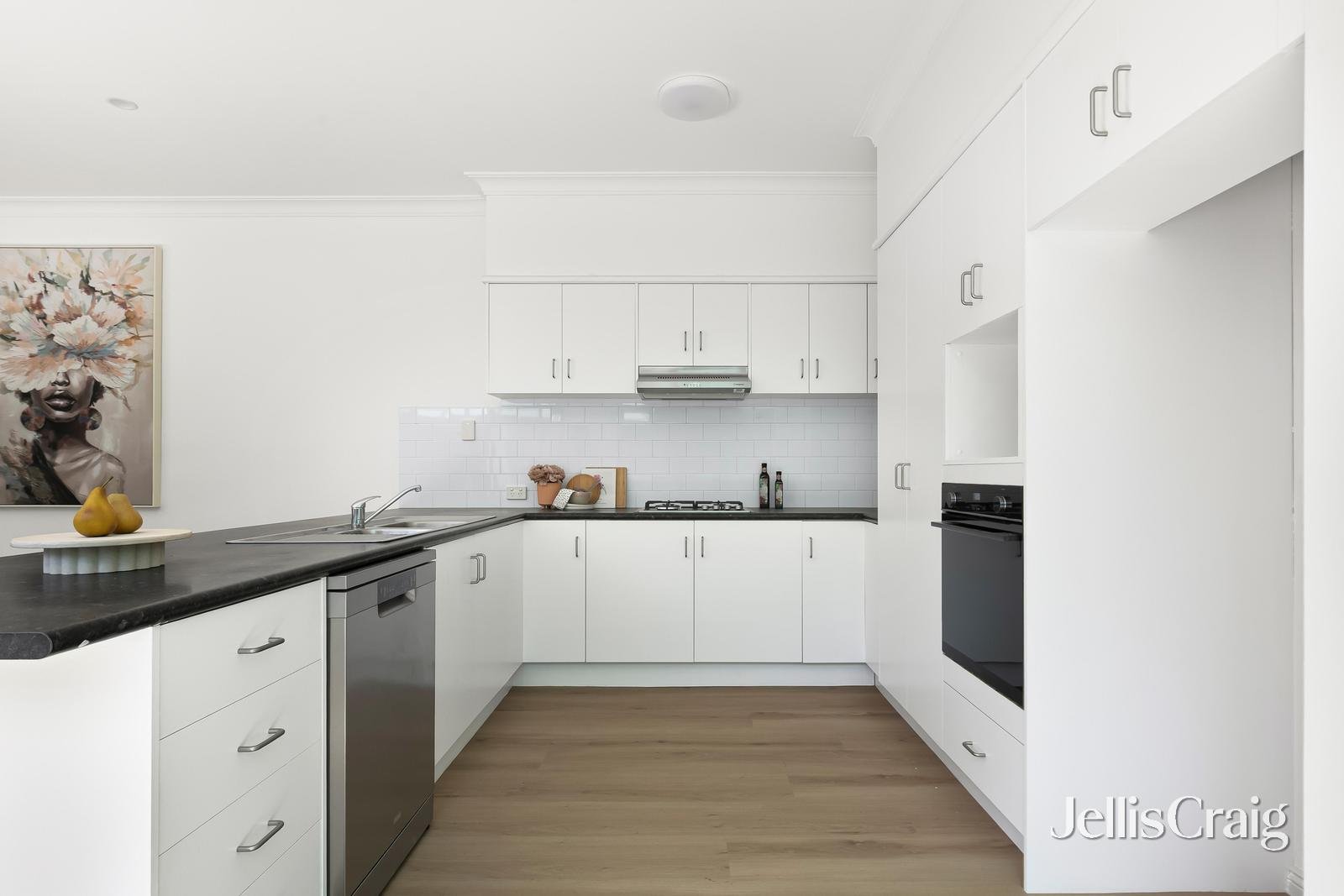 34 Merrett Drive, Williamstown image 4