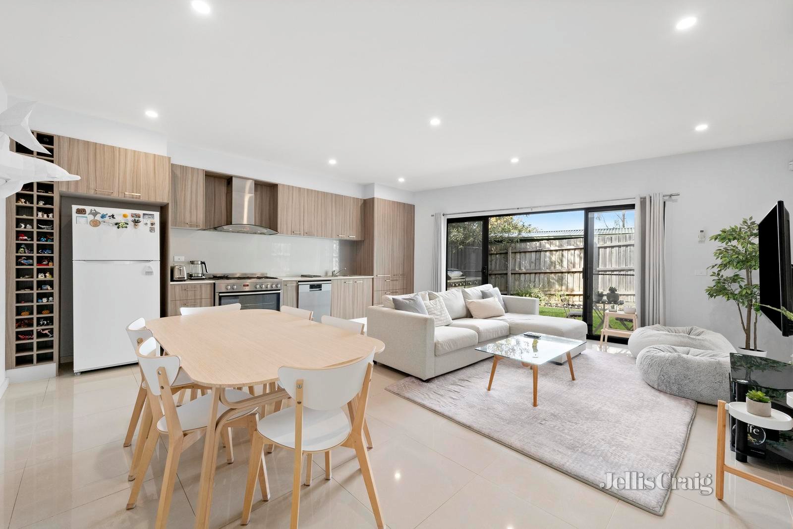 34 Milne Road, Mont Albert North image 3