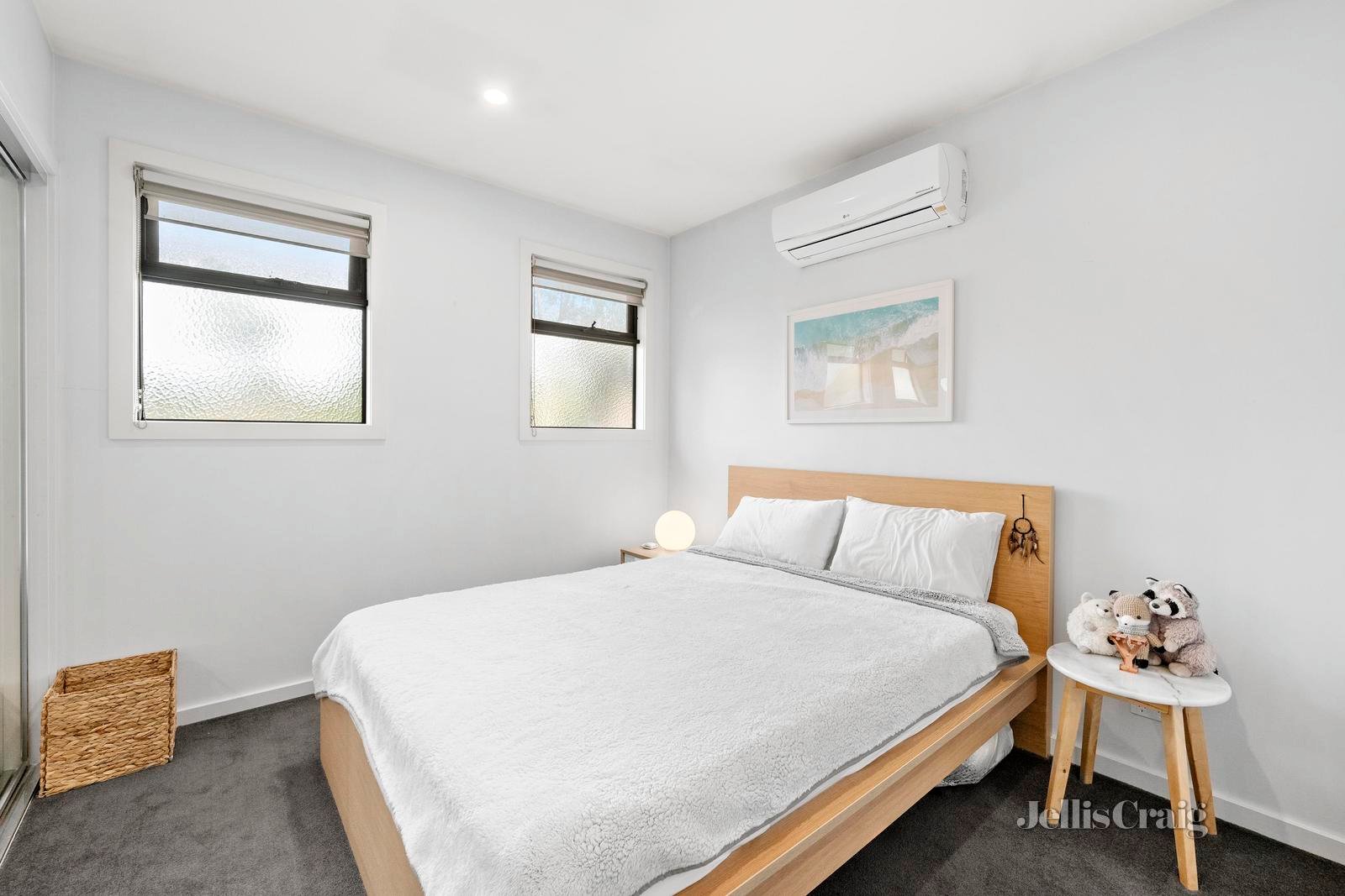 34 Milne Road, Mont Albert North image 5