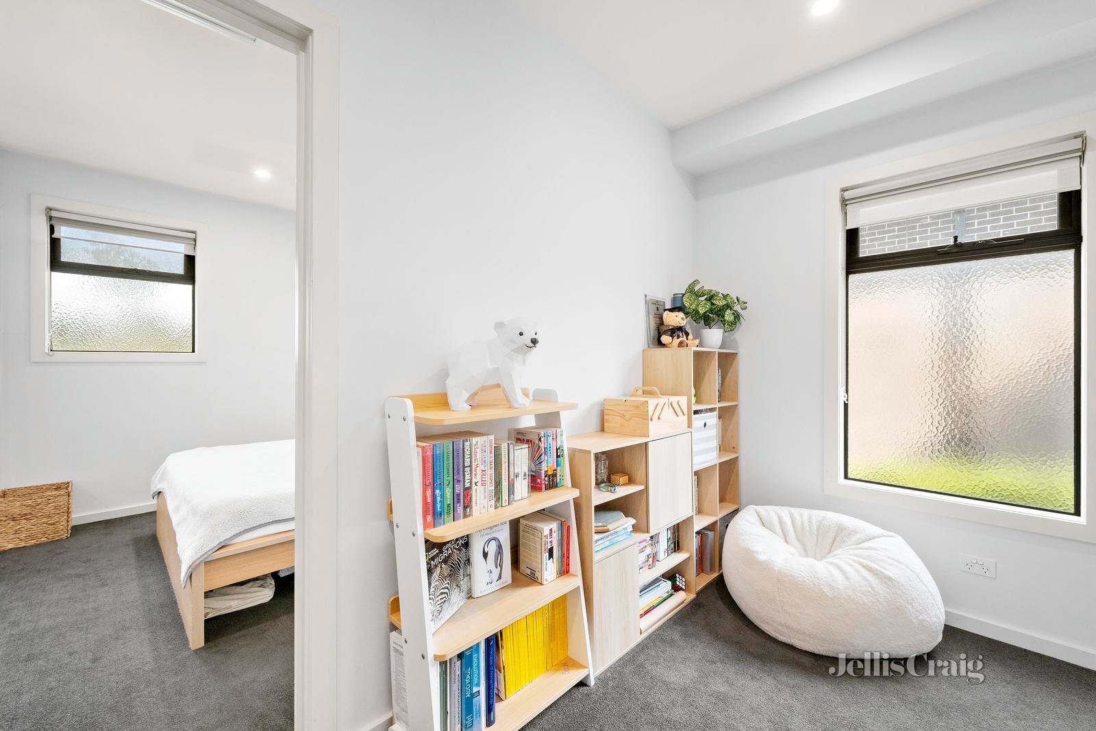34 Milne Road, Mont Albert North image 6