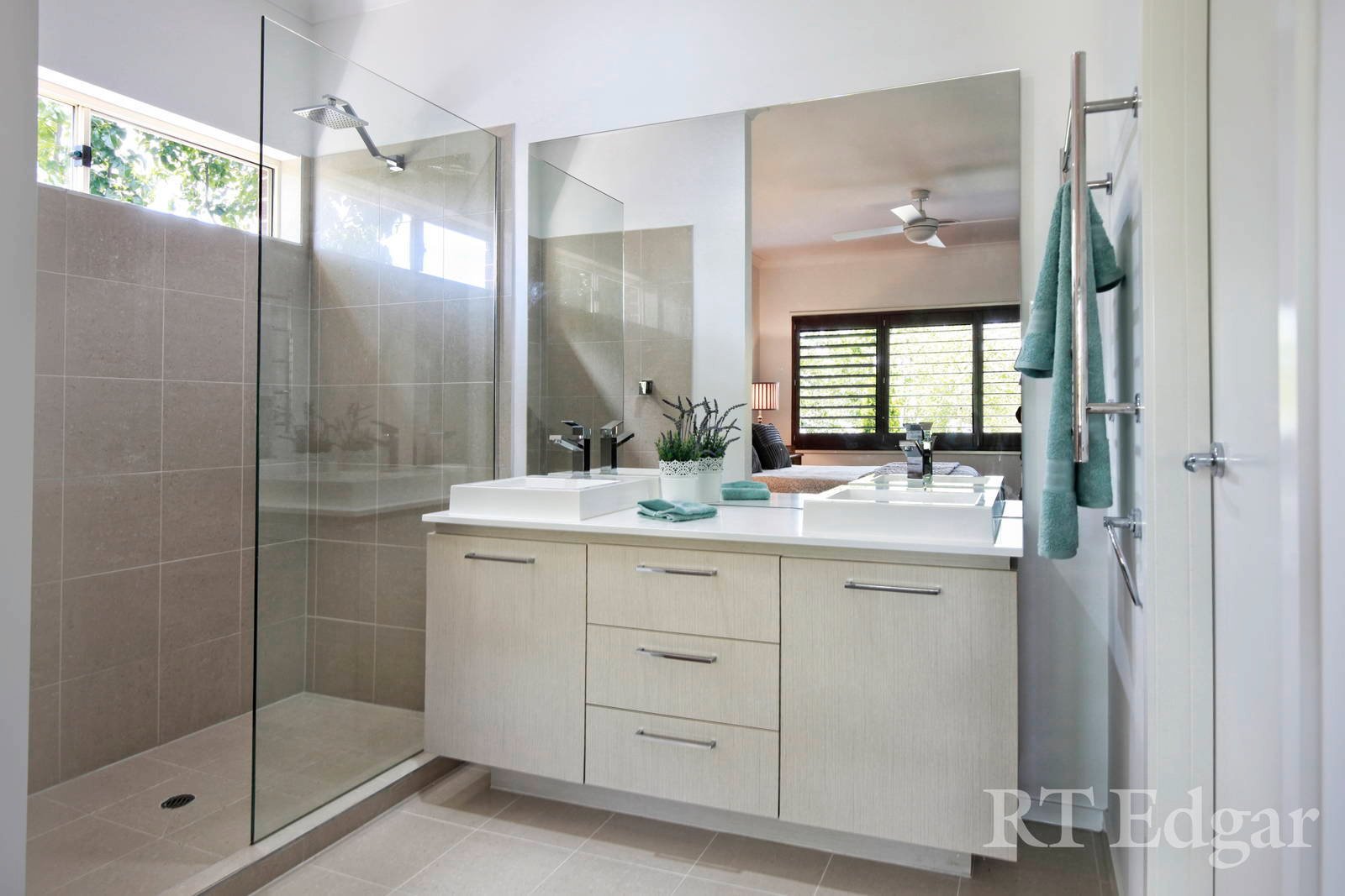 Property Gallery Thumbnail 8