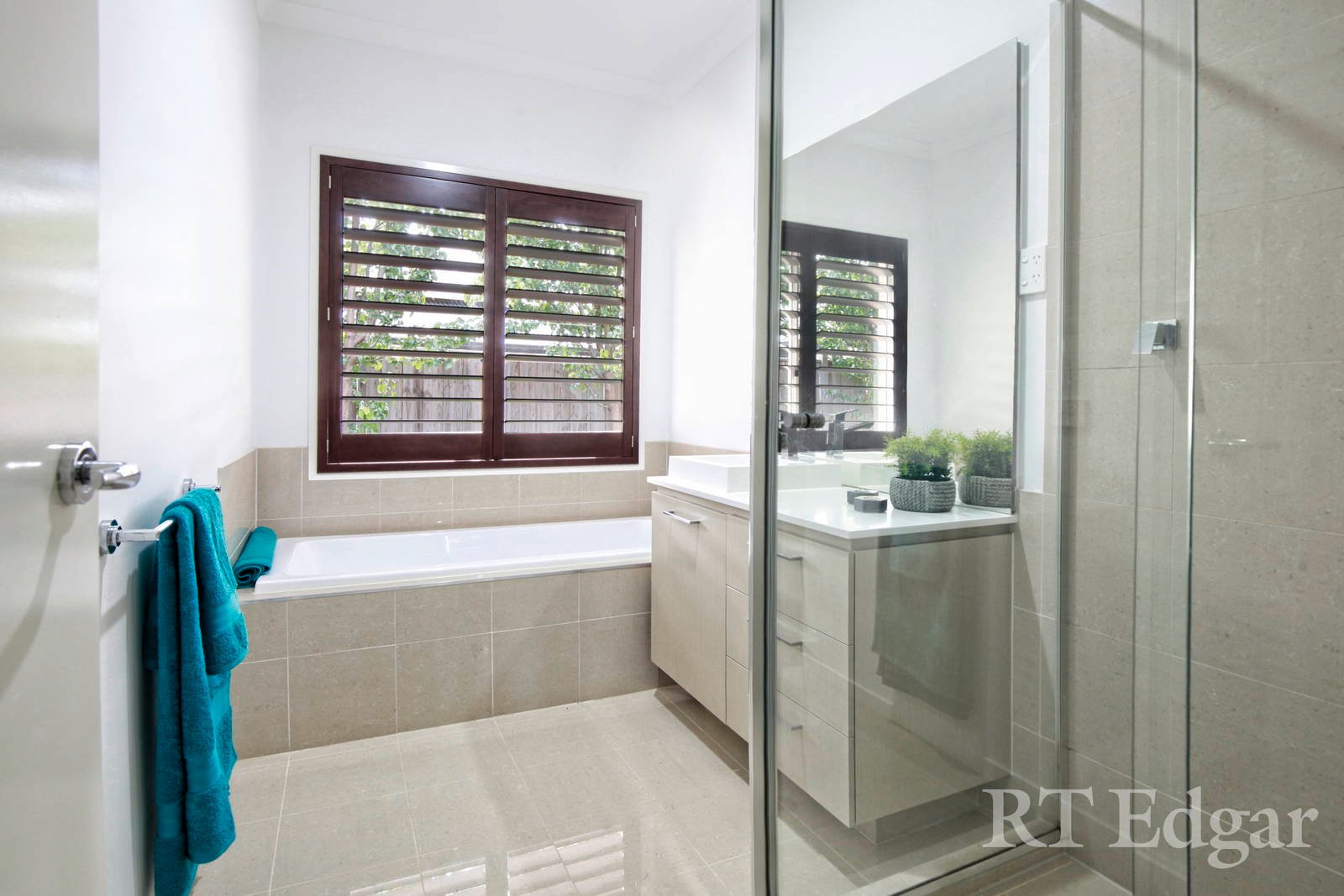 Property Gallery Thumbnail 11