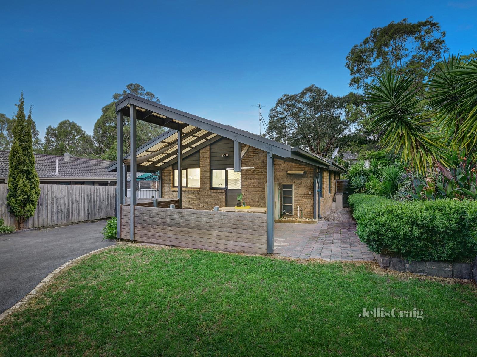 34 Napier Crescent, Montmorency image 10