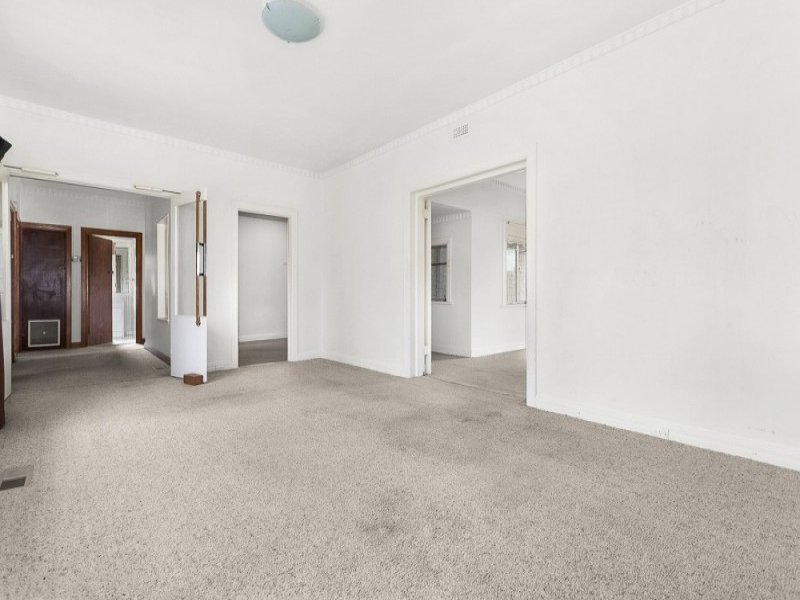 34 Nicholson Street, Balwyn North image 2
