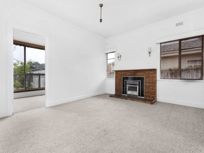 34 Nicholson Street, Balwyn North image 3