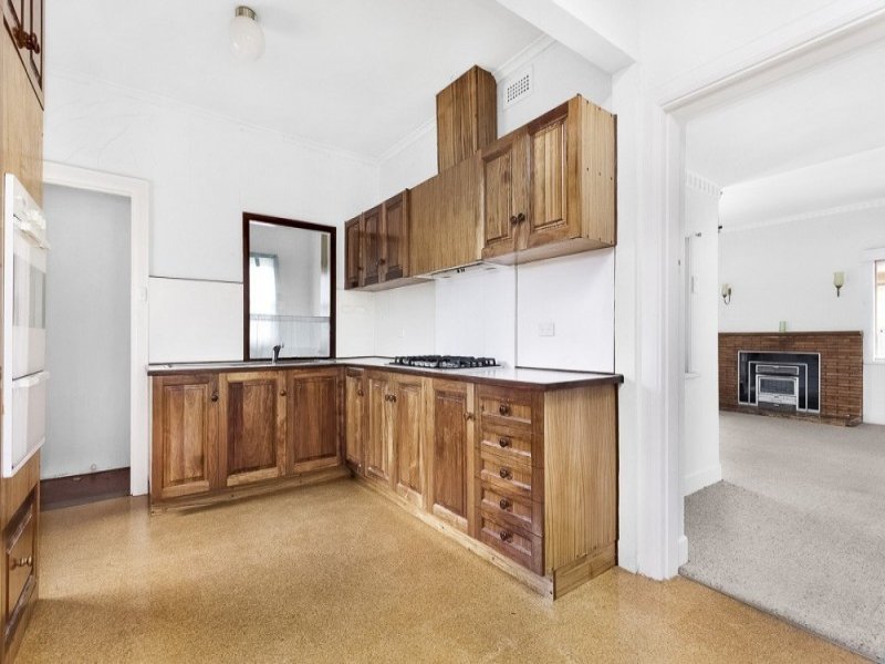 34 Nicholson Street, Balwyn North image 5