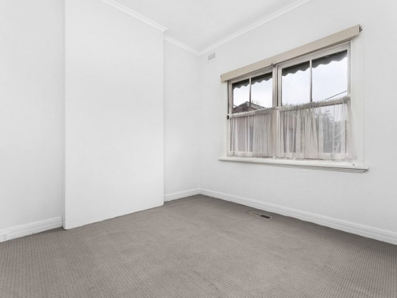 34 Nicholson Street, Balwyn North image 7