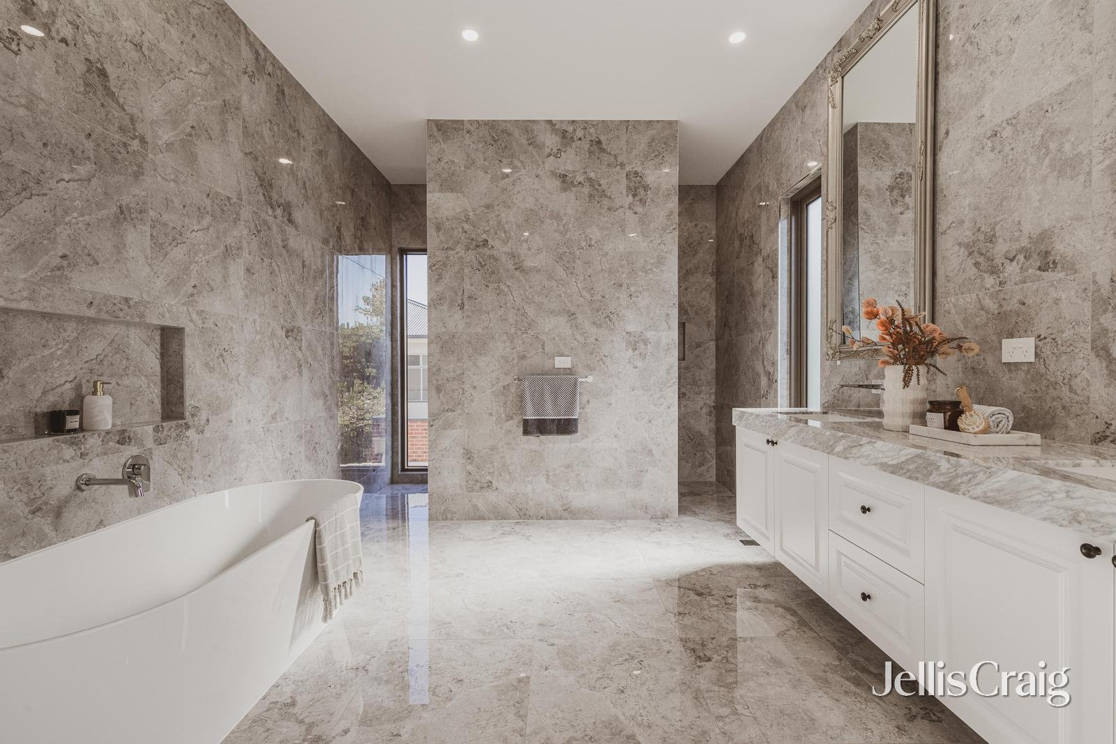 34 Oakern Street, Mount&nbsp;Waverley image 16