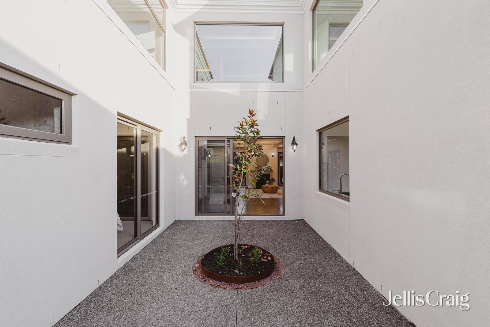 34 Oakern Street, Mount&nbsp;Waverley image 23