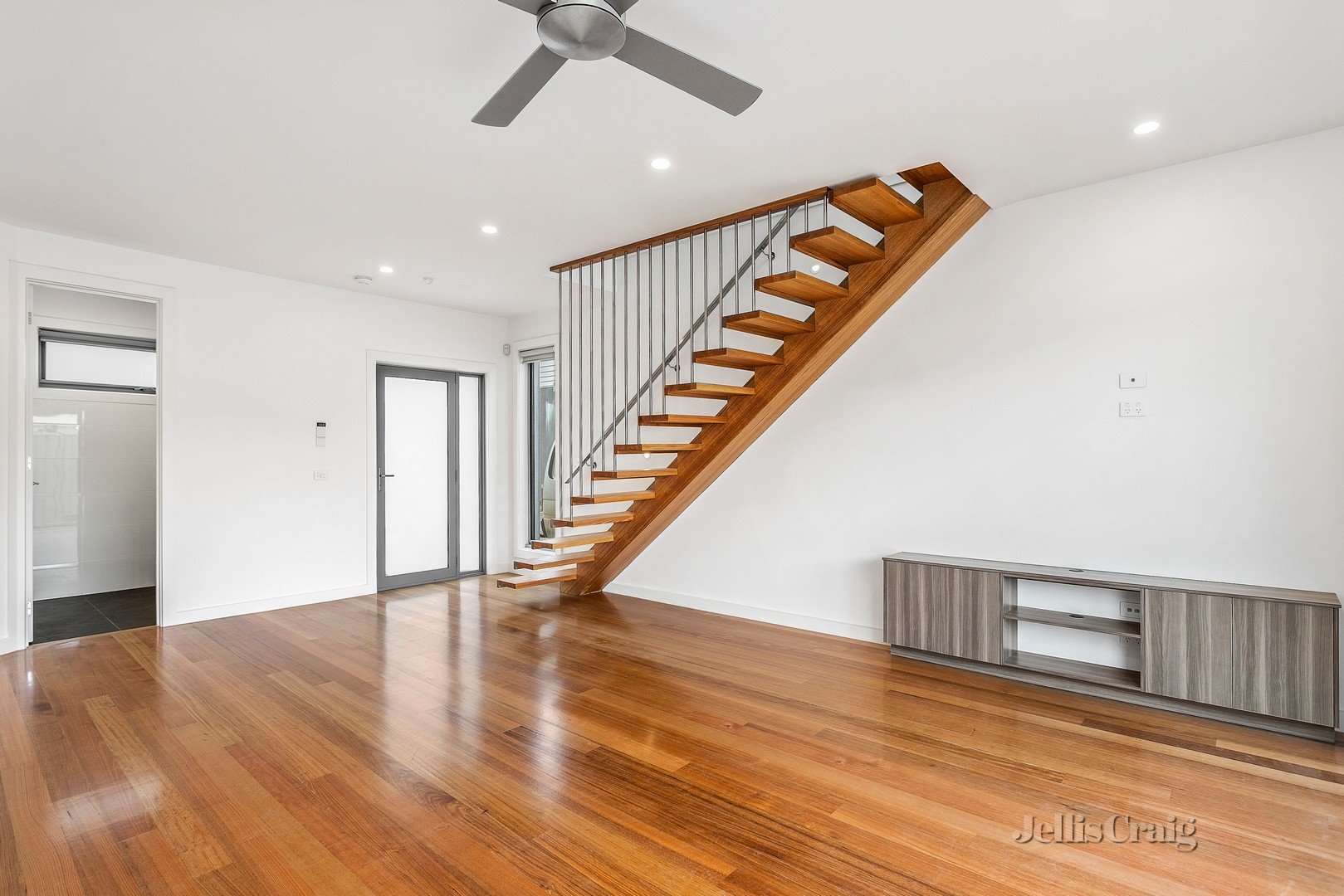 3/4 Percy Street, Newport image 3