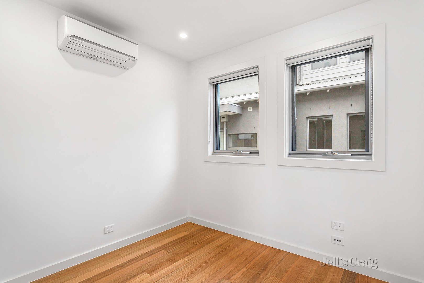 3/4 Percy Street, Newport image 5
