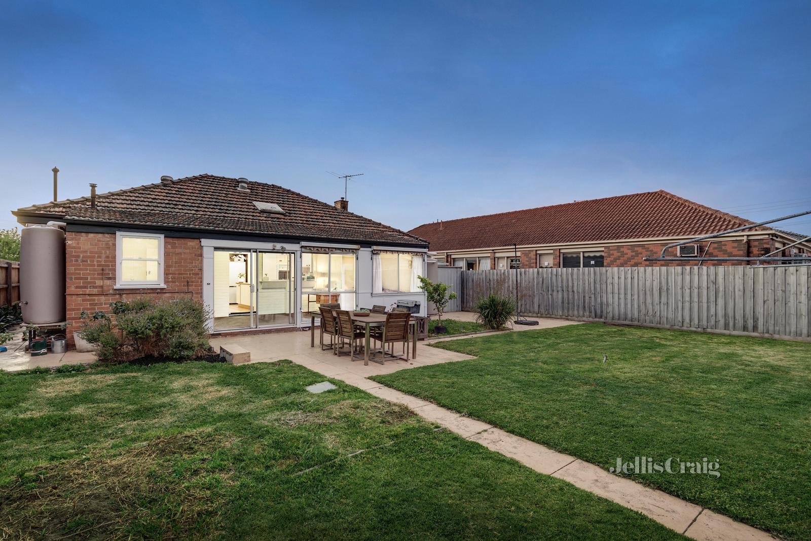 34 Railway Crescent, Bentleigh image 10