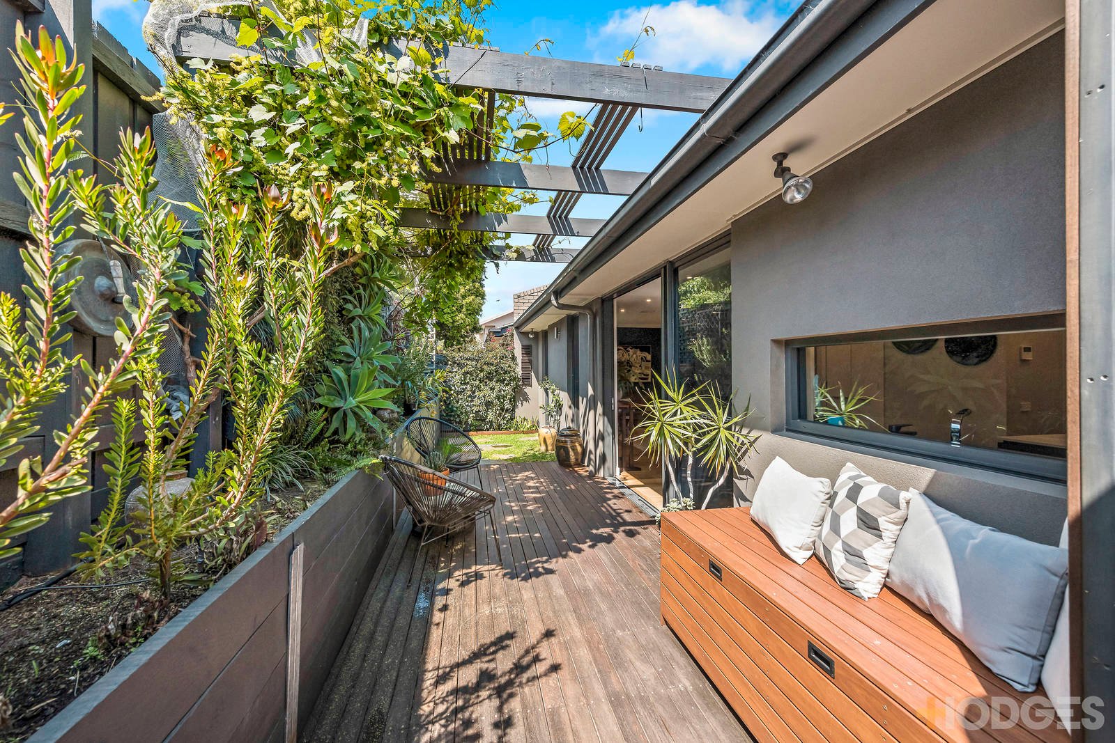 3 / 4 Raith Avenue Sandringham