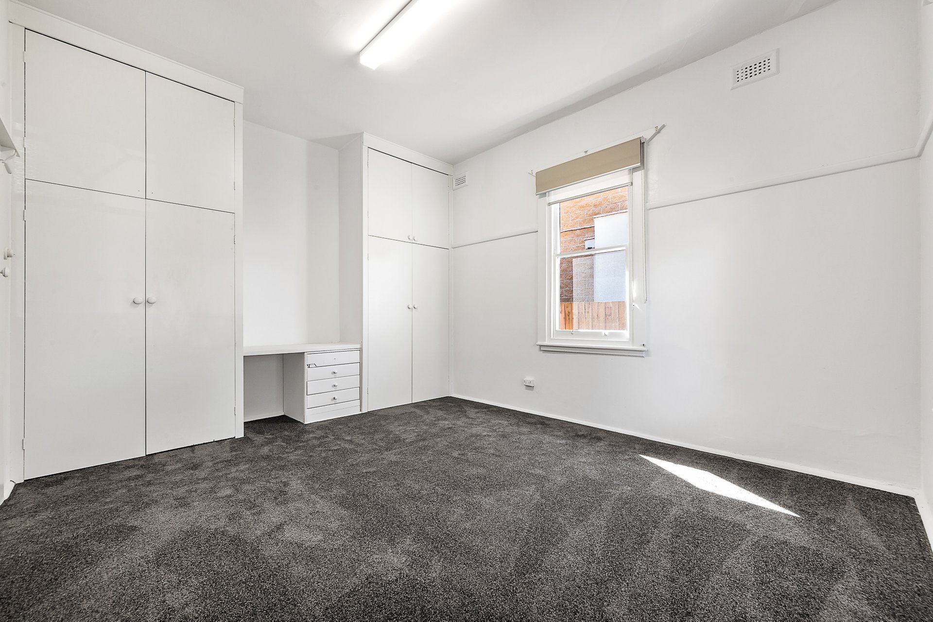 Property Gallery Thumbnail 3
