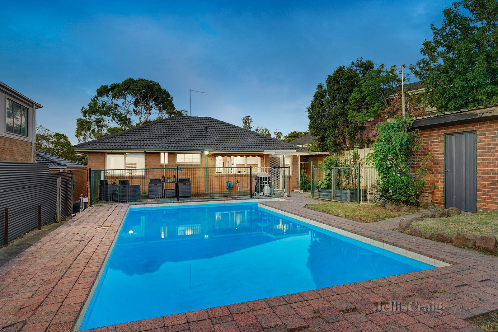 34 Rochdale Drive, Burwood East image 10