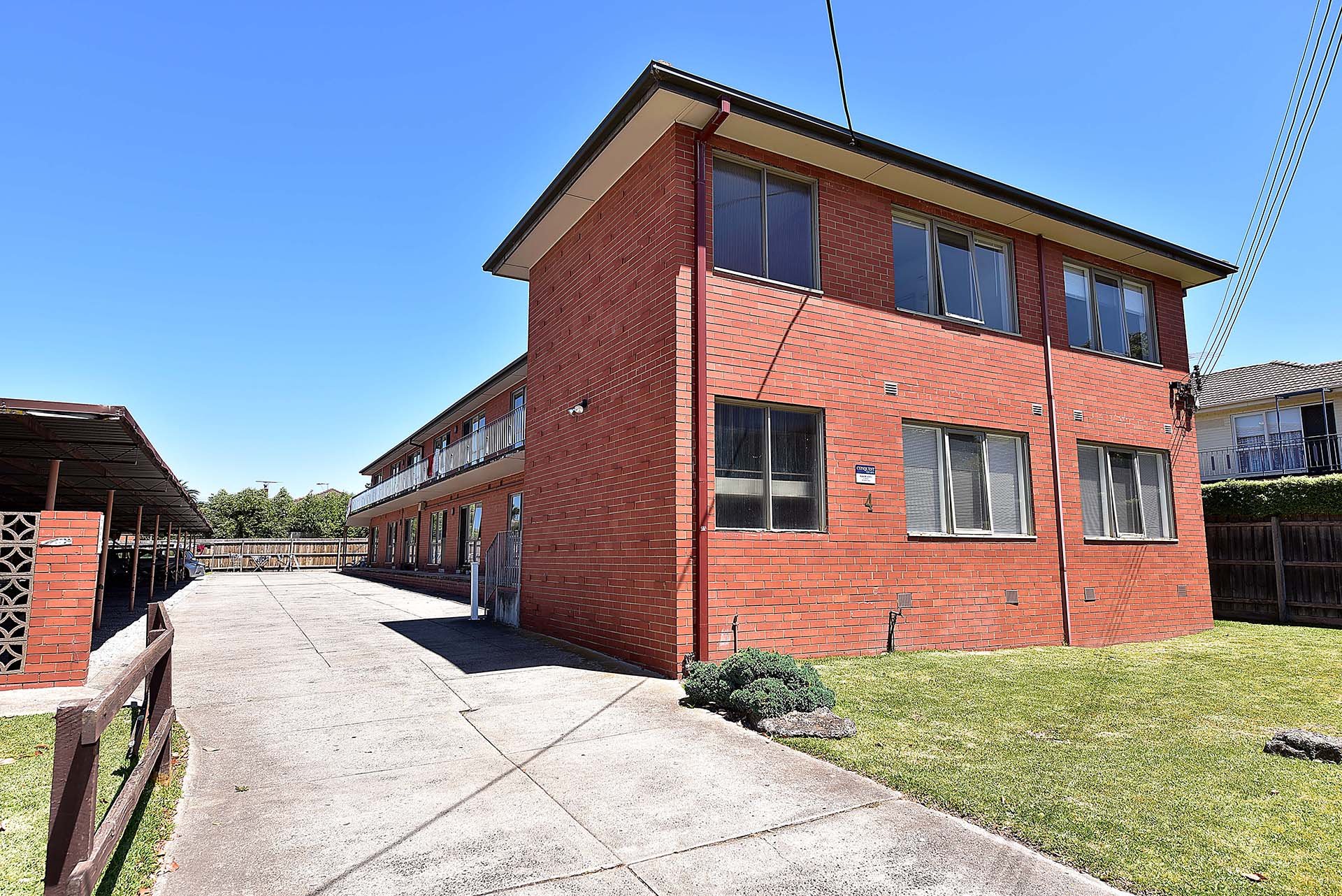 3 / 4 Rosedale Avenue GLEN HUNTLY, VIC 3163