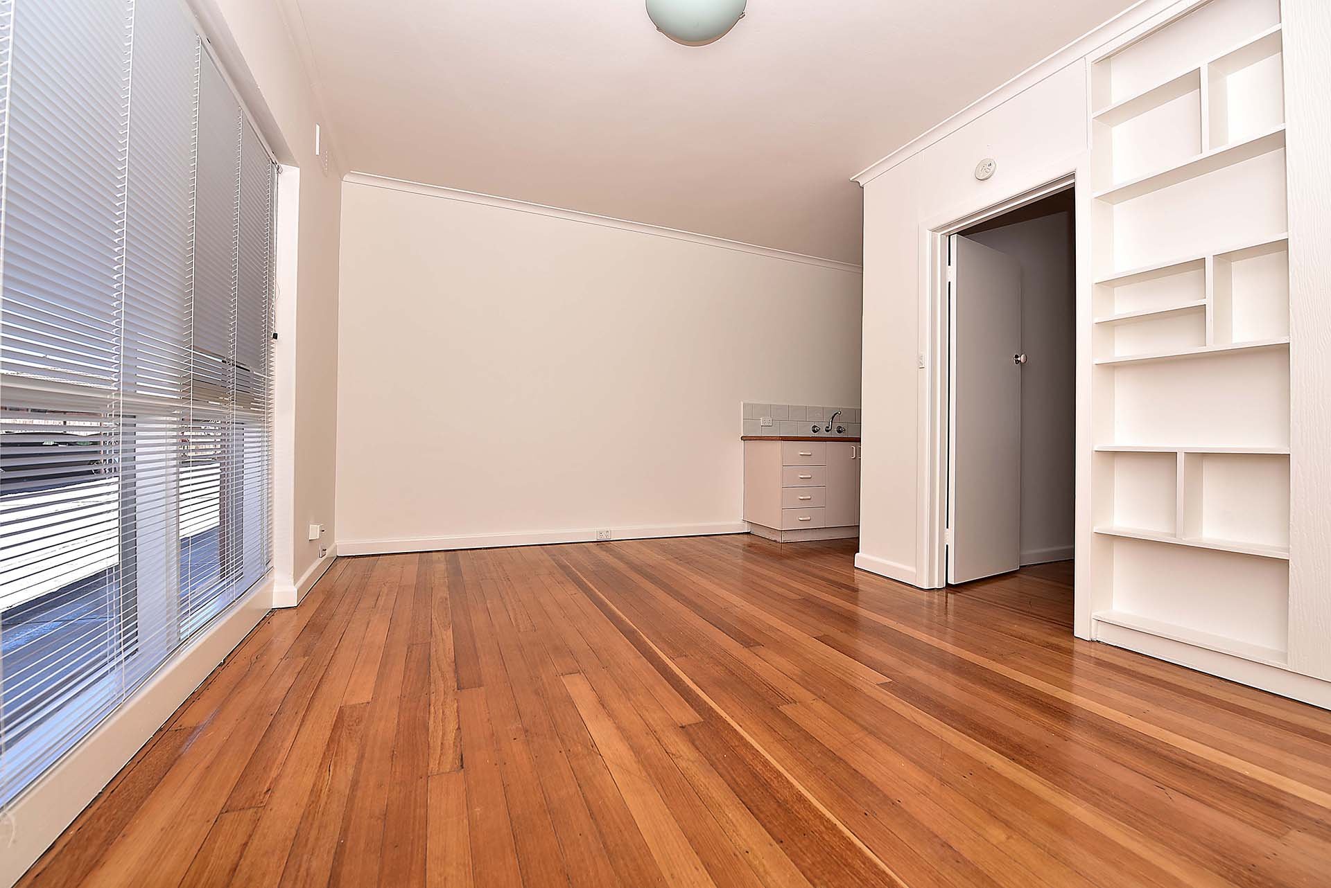 3 / 4 Rosedale Avenue GLEN HUNTLY, VIC 3163