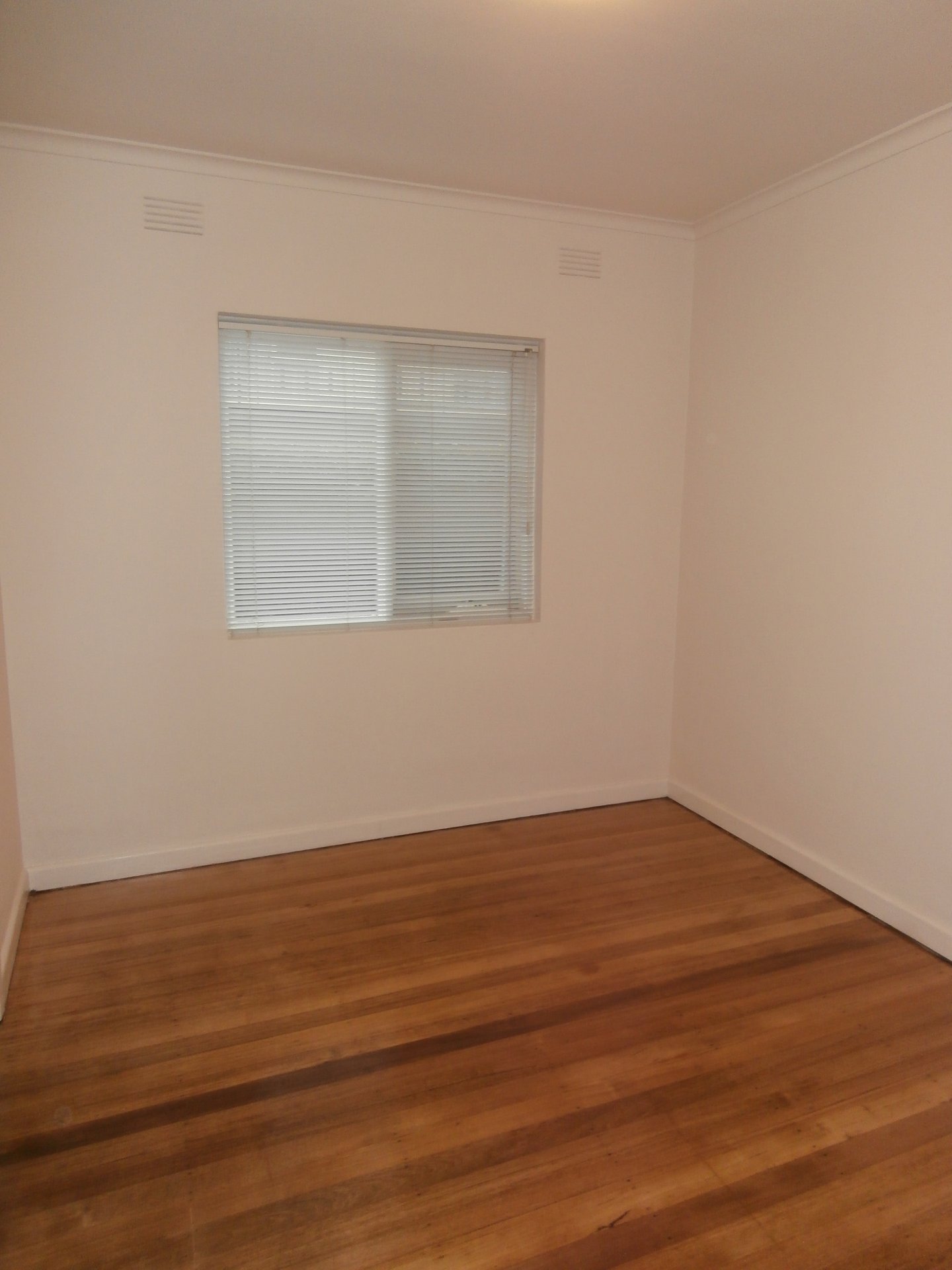 3 / 4 Rosedale Avenue GLEN HUNTLY, VIC 3163