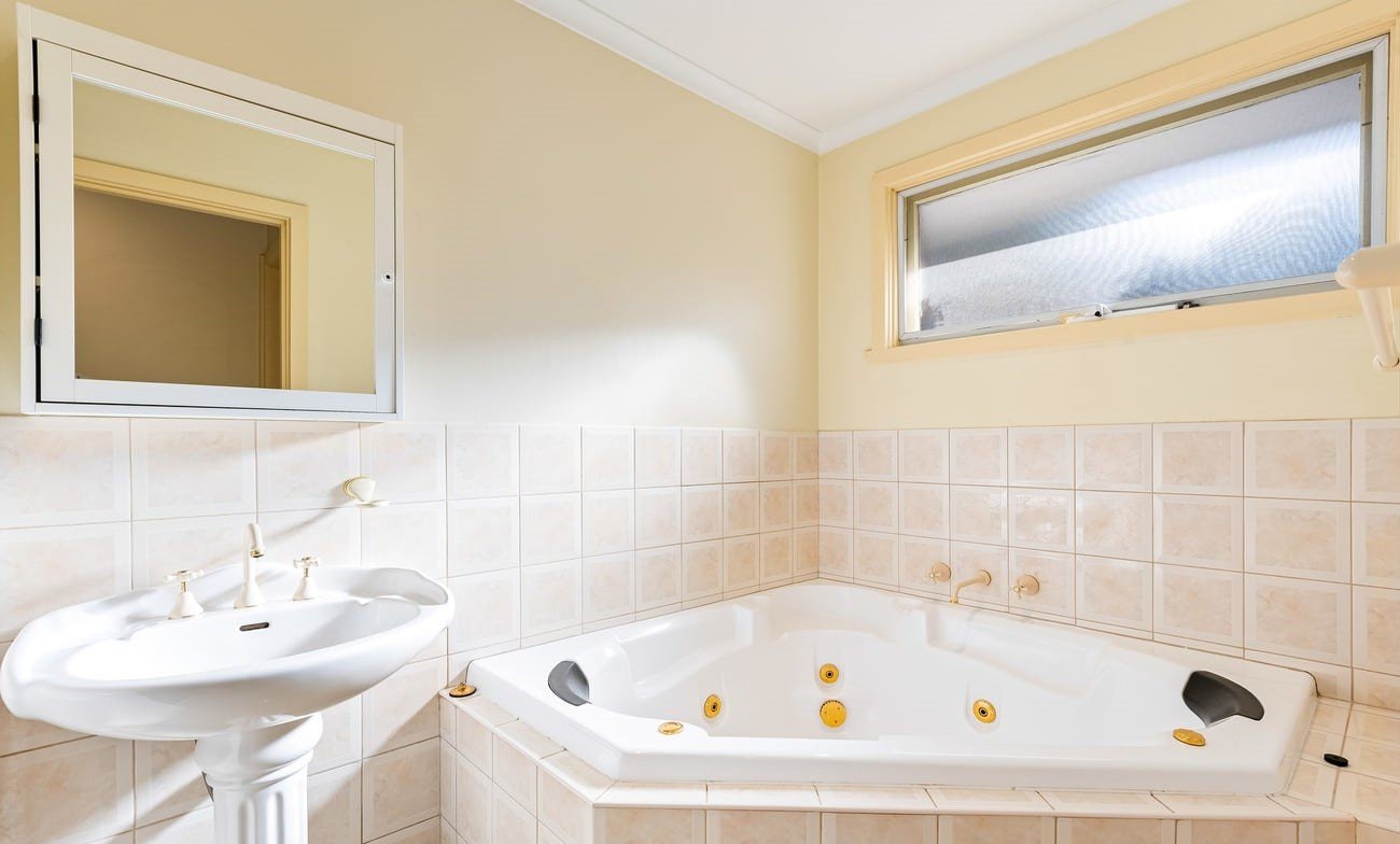 34 Rowan Street, Doncaster East image 4