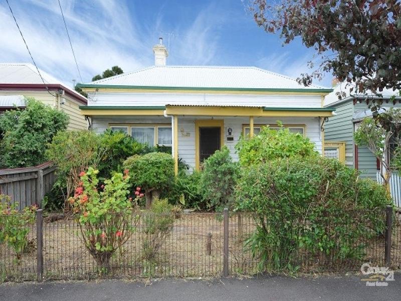 34 Russell Place, Williamstown image 1