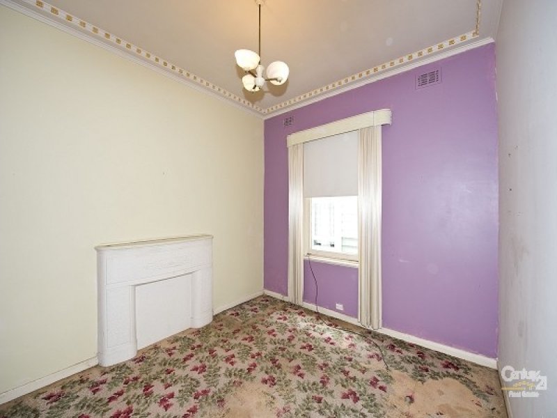 34 Russell Place, Williamstown image 3