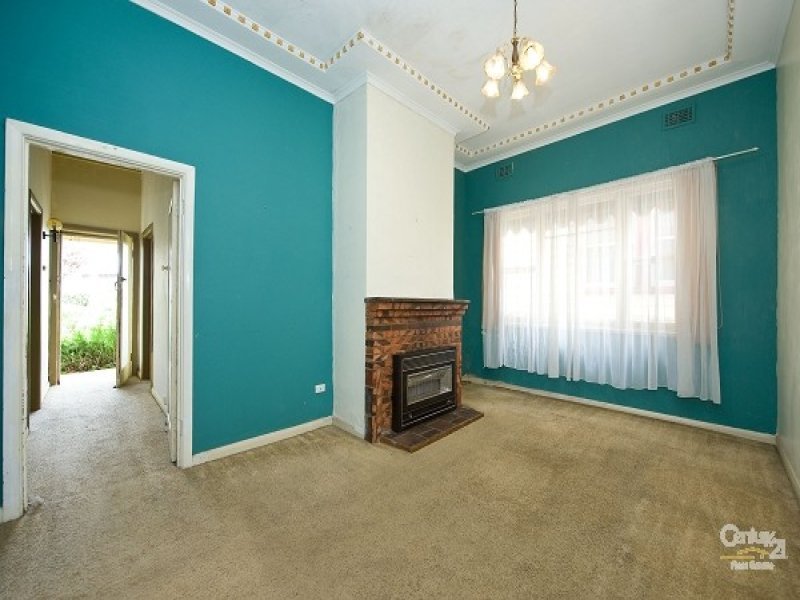 34 Russell Place, Williamstown image 5