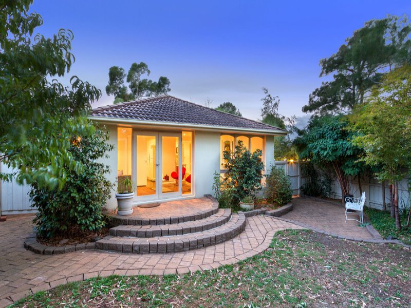 34 Savanna Drive, Mooroolbark image 1