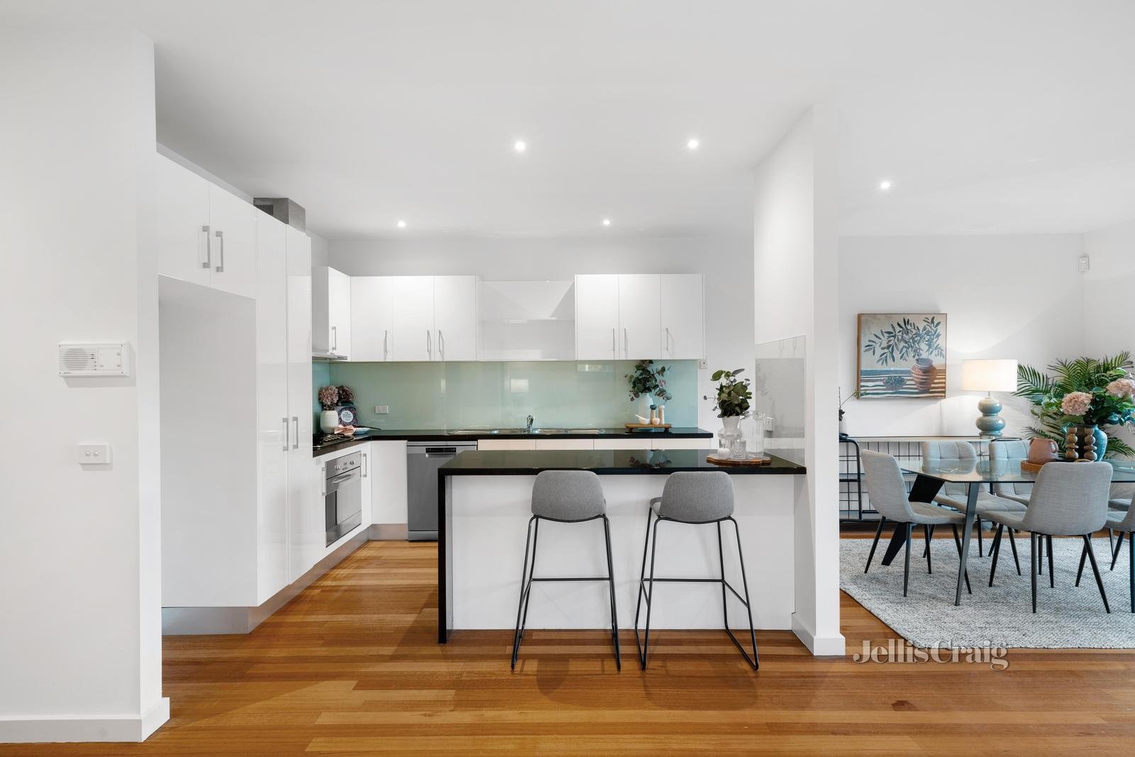 34 Seaview Crescent, Mulgrave image 3