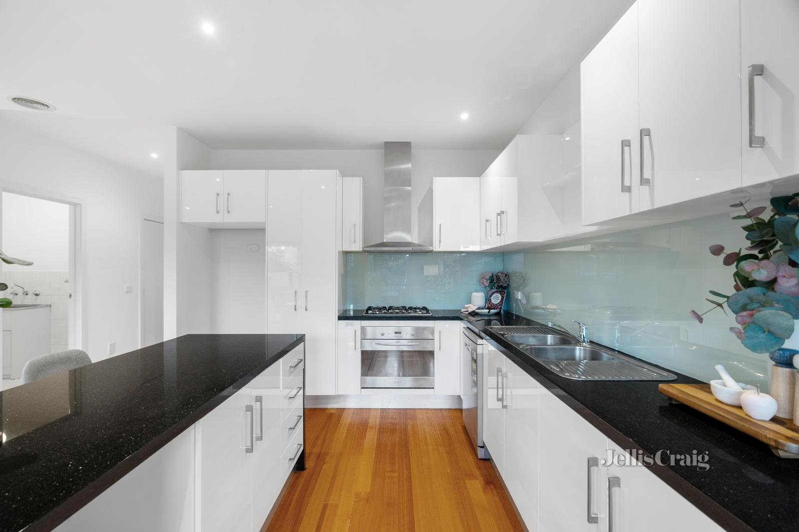34 Seaview Crescent, Mulgrave image 5