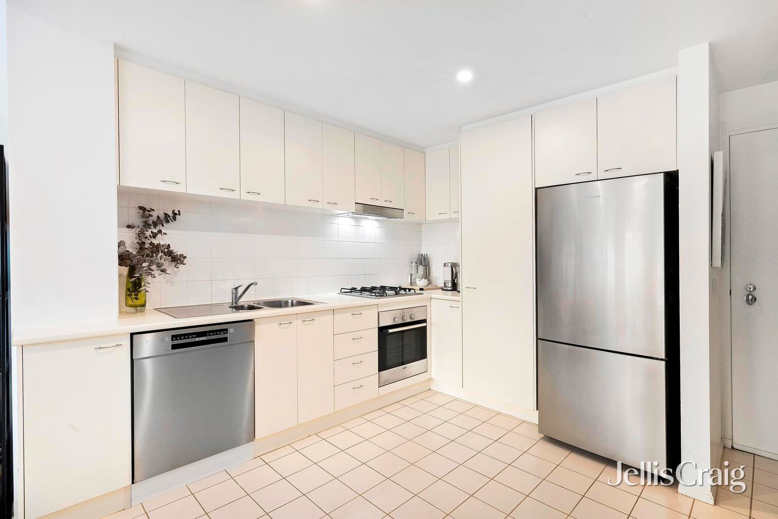 3/4 Seisman Place, Port&nbsp;Melbourne image 5