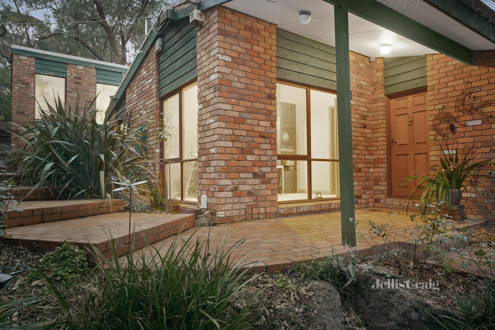 34 Sherbrooke Street, Eltham North image 2