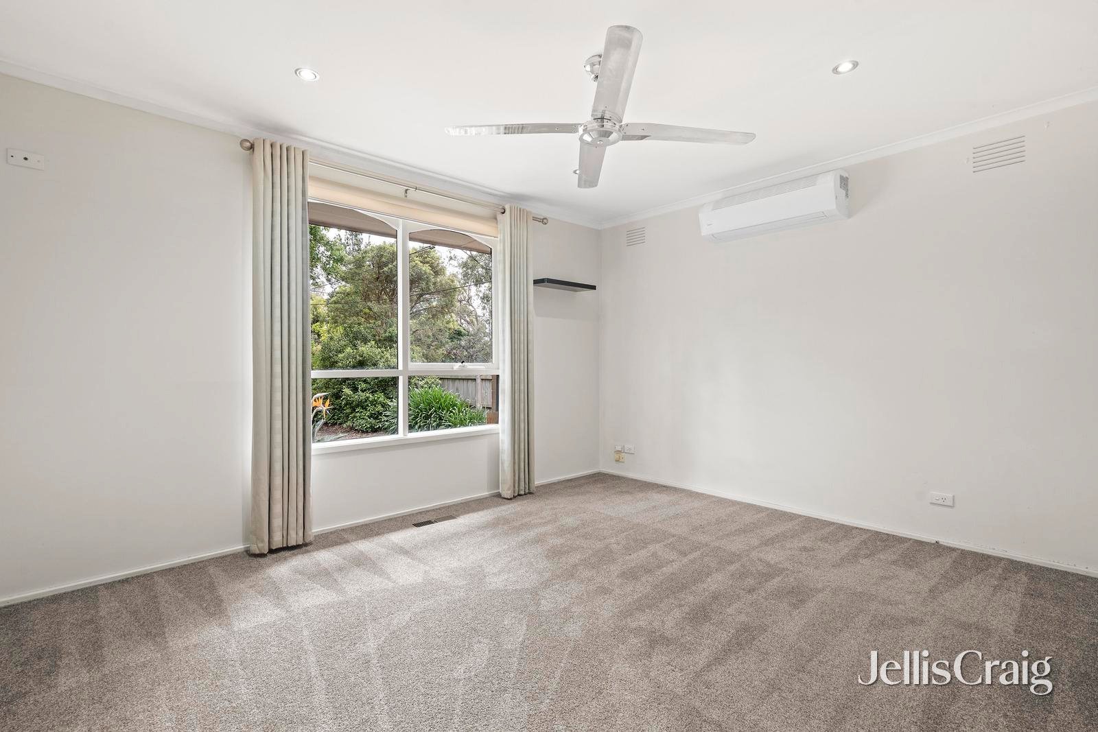 34 Sherlock Road, Croydon image 4
