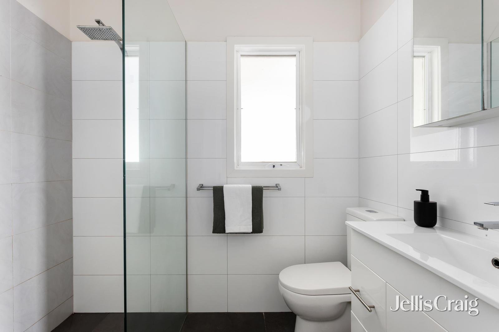 34 South Avenue, Bentleigh image 11