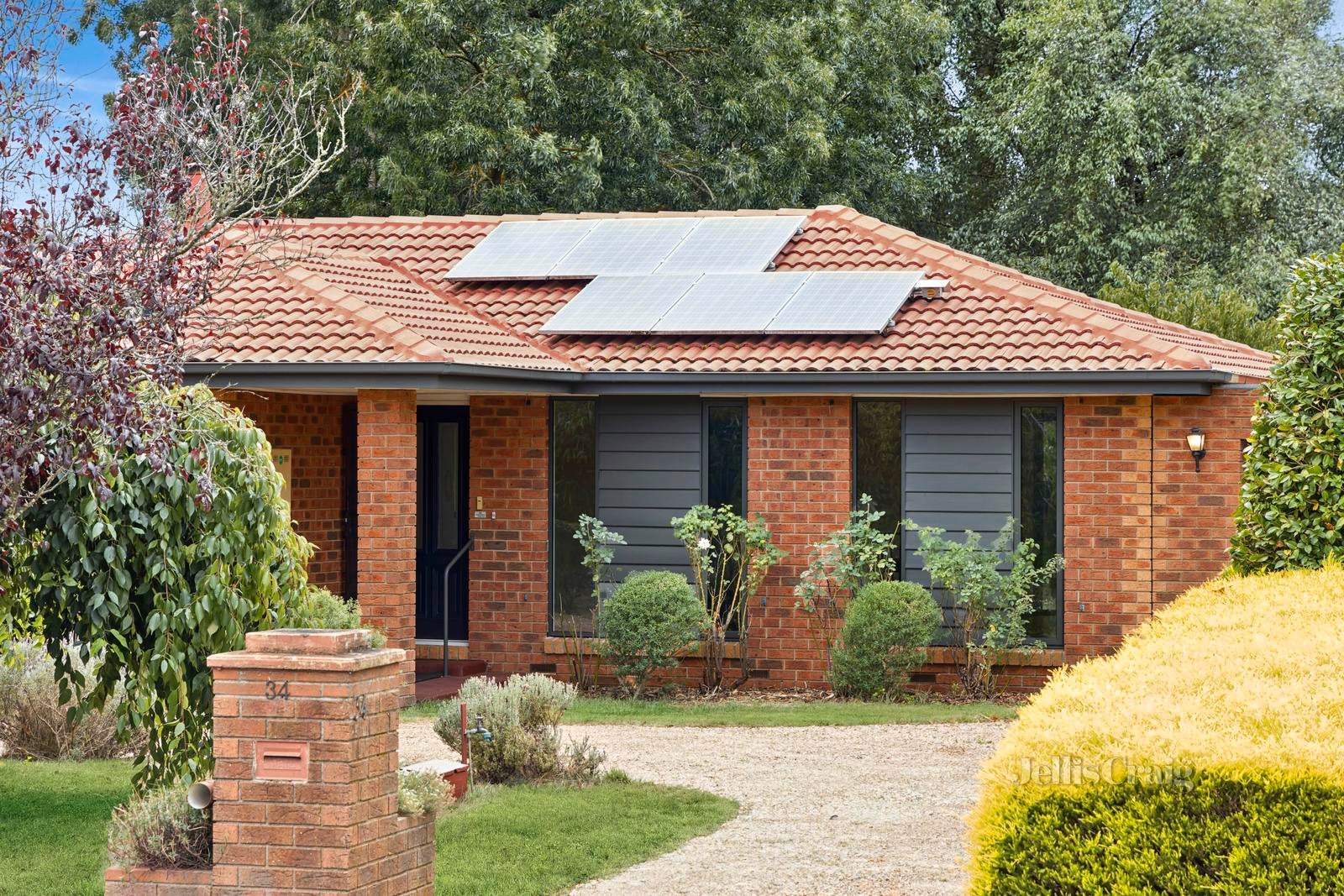 34 Stuart Drive, Woodend image 2