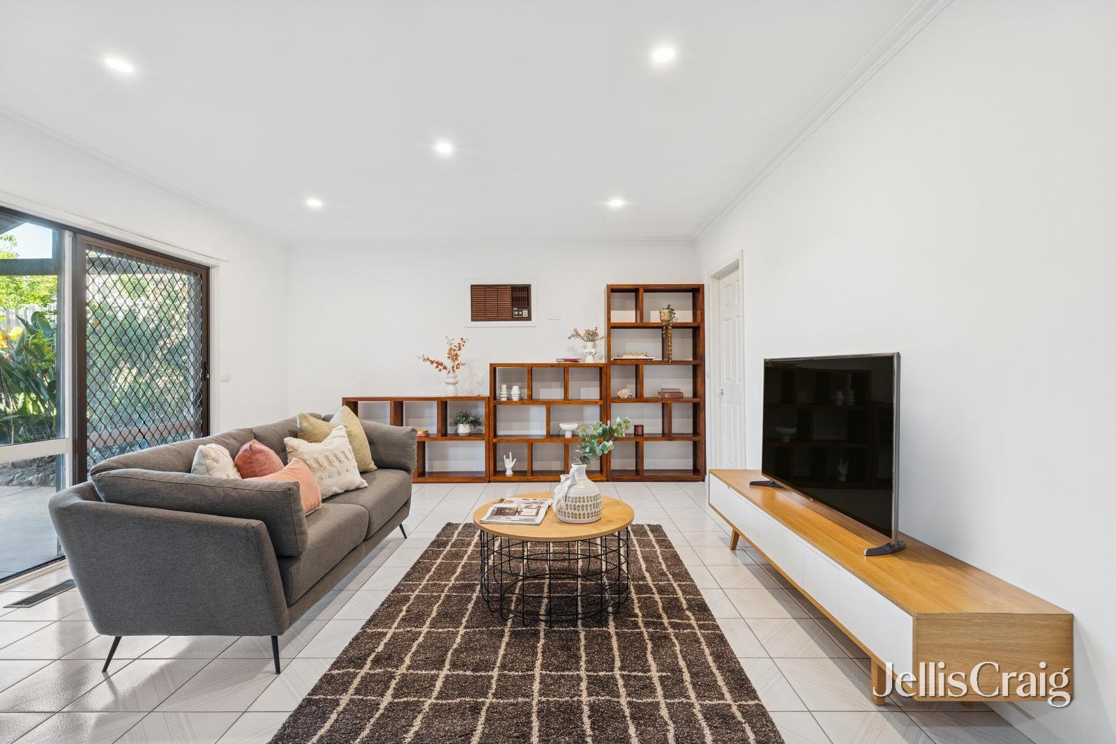 34 Sugarloaf Drive, Chirnside Park image 2
