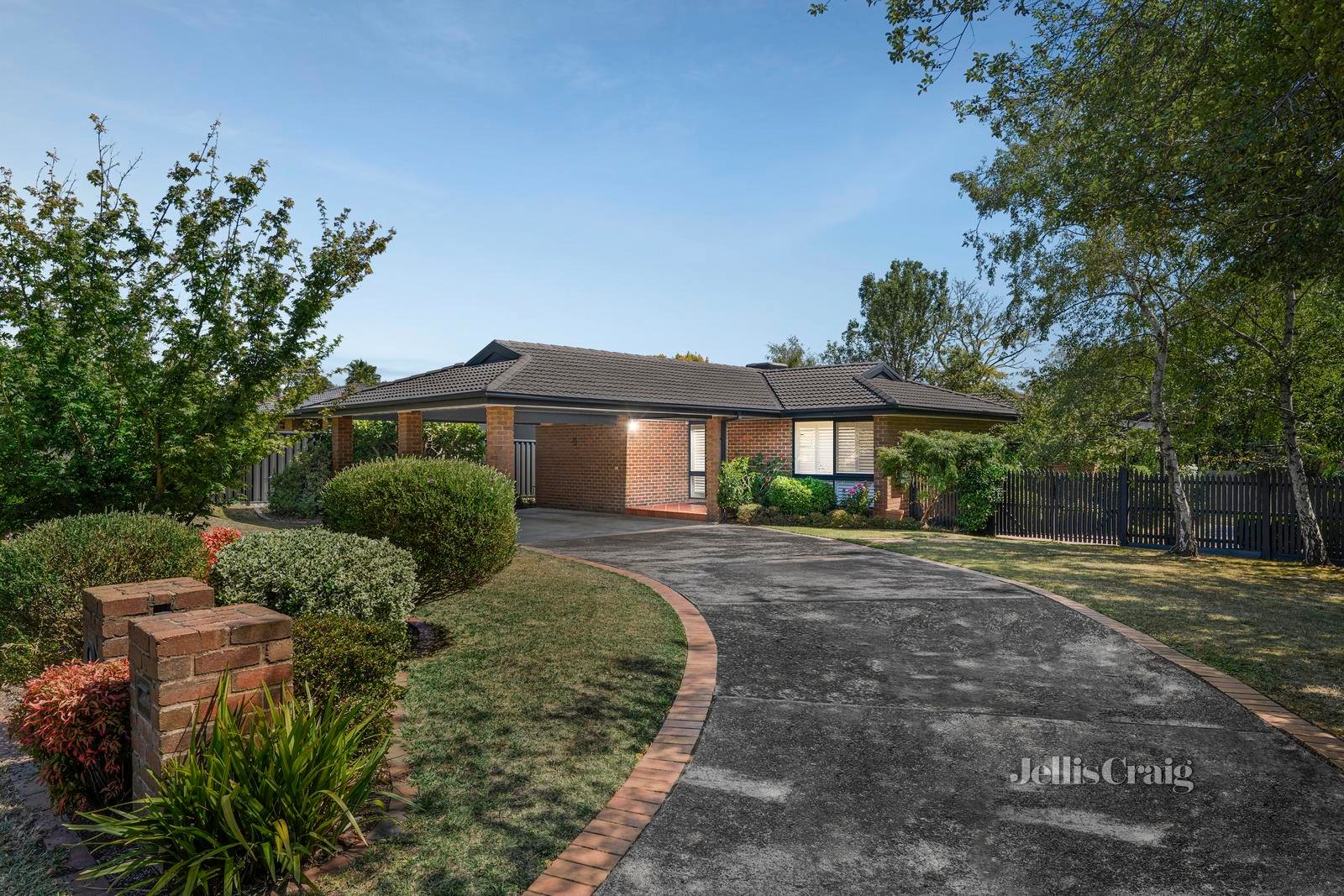 34 Summerhill Park Drive, Mooroolbark image 1