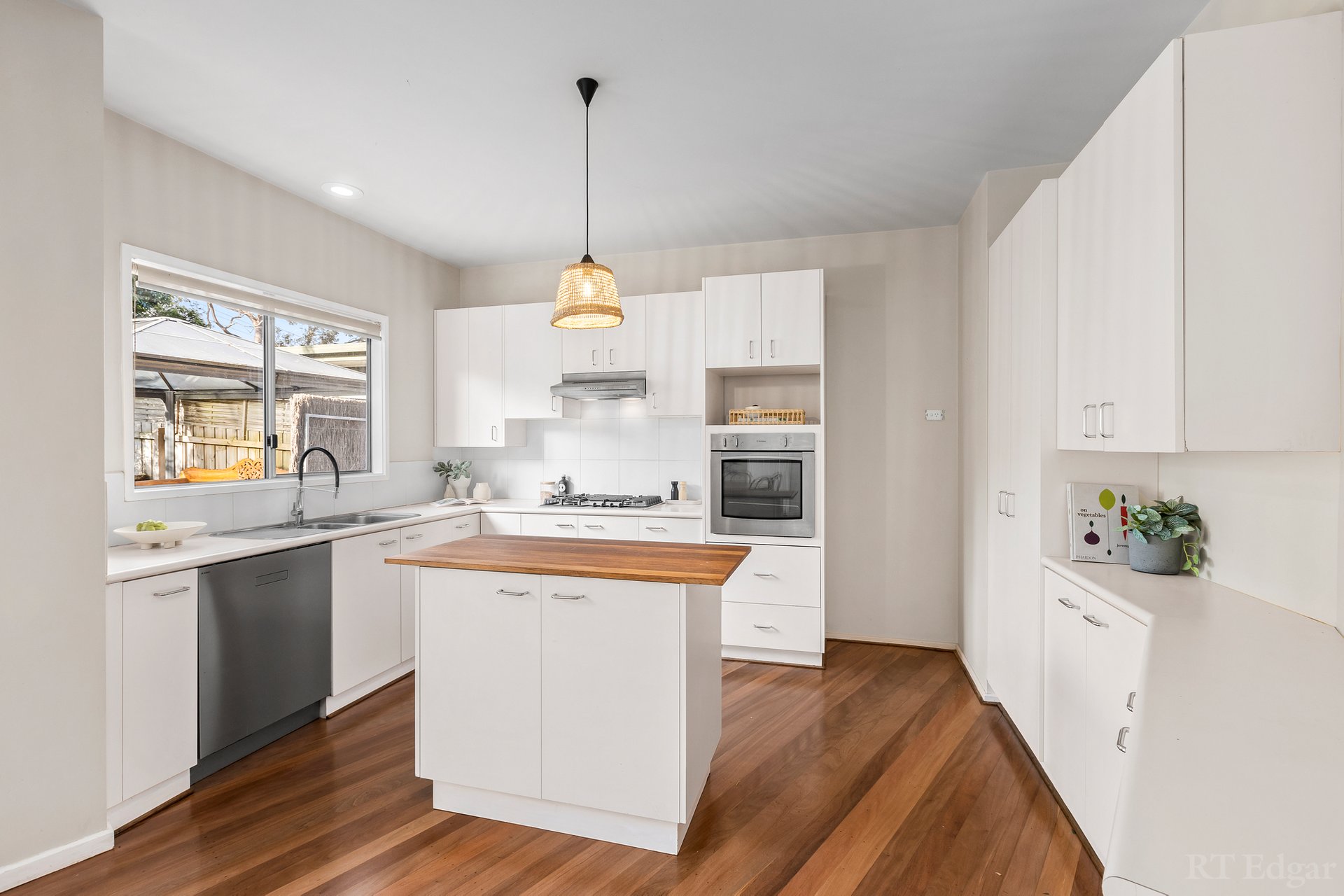 Property Gallery Thumbnail 6