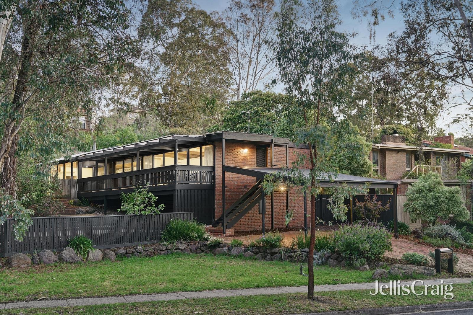 34 Valonia Drive, Eltham image 1