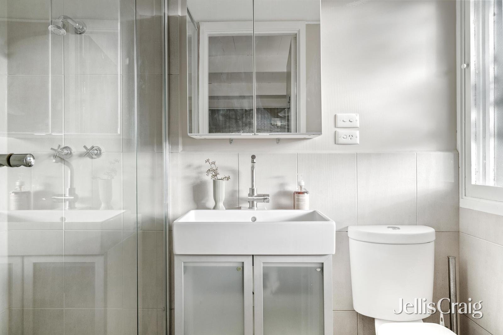 34 Valonia Drive, Eltham image 8