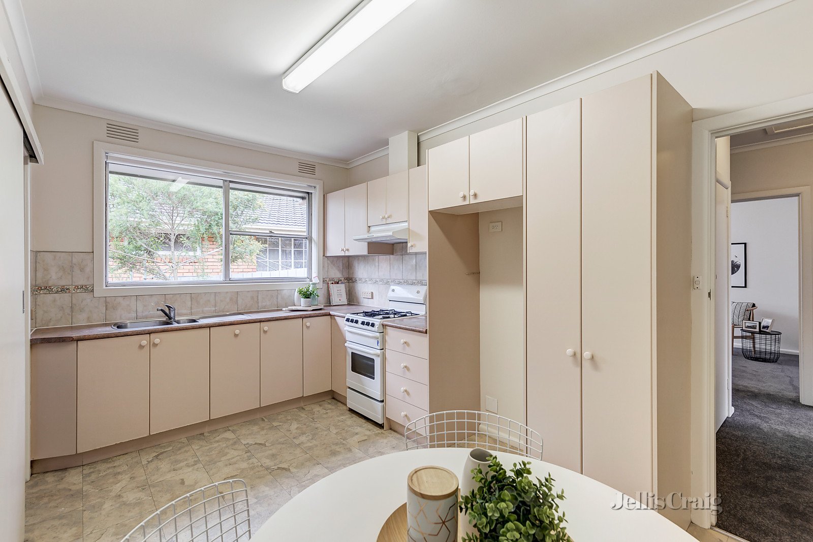 3/4 Westminster Street, Balwyn image 4